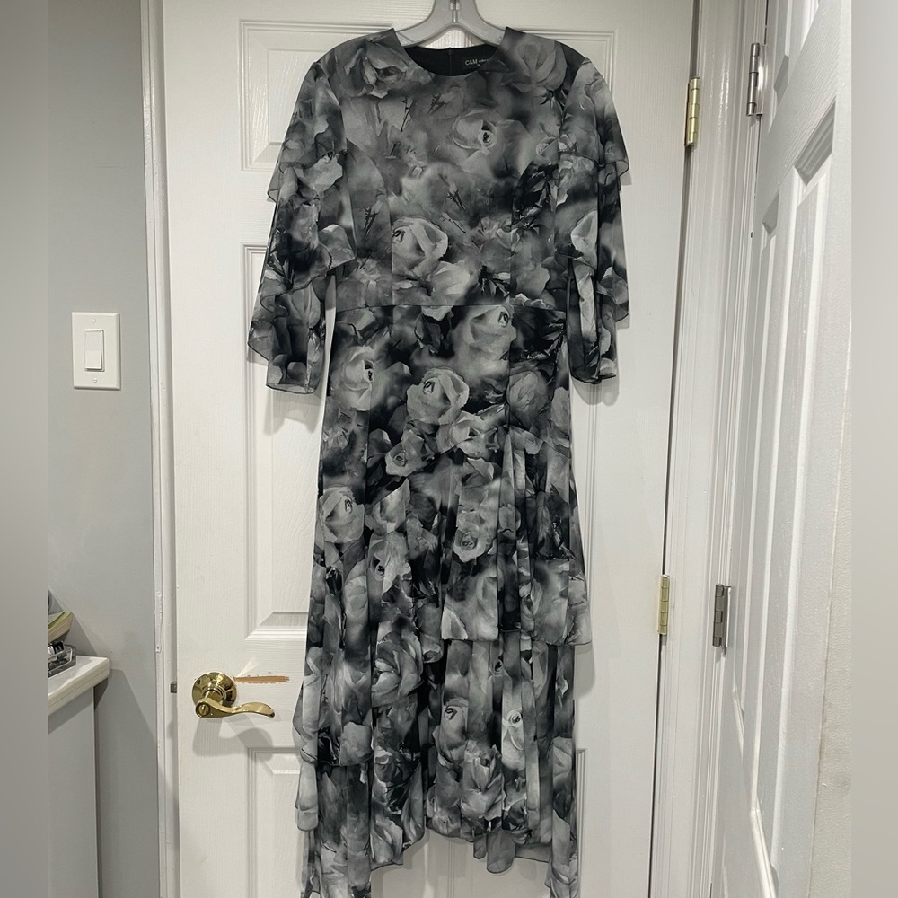 Elegant Gray/Black Floral Dress